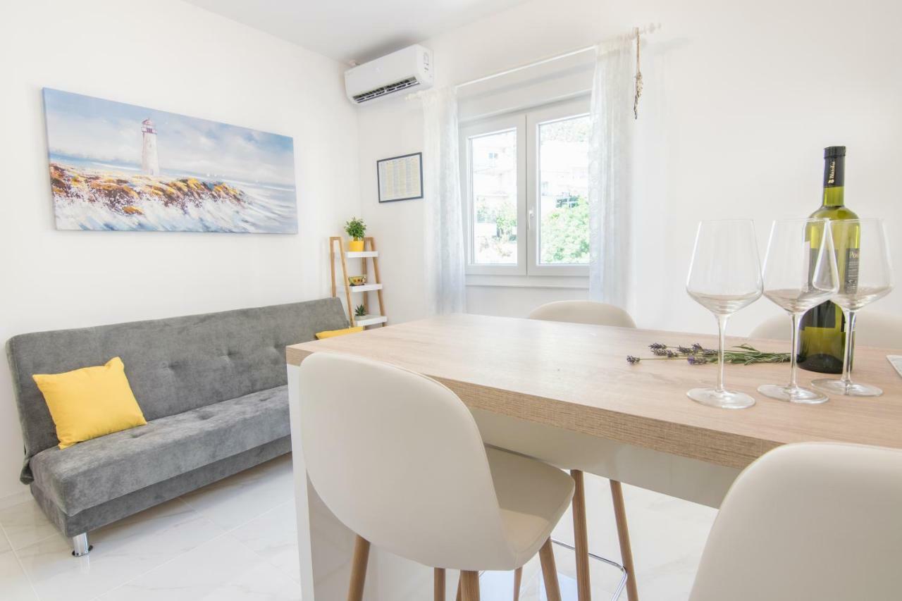 Apartment Holiday Makarska Exterior foto