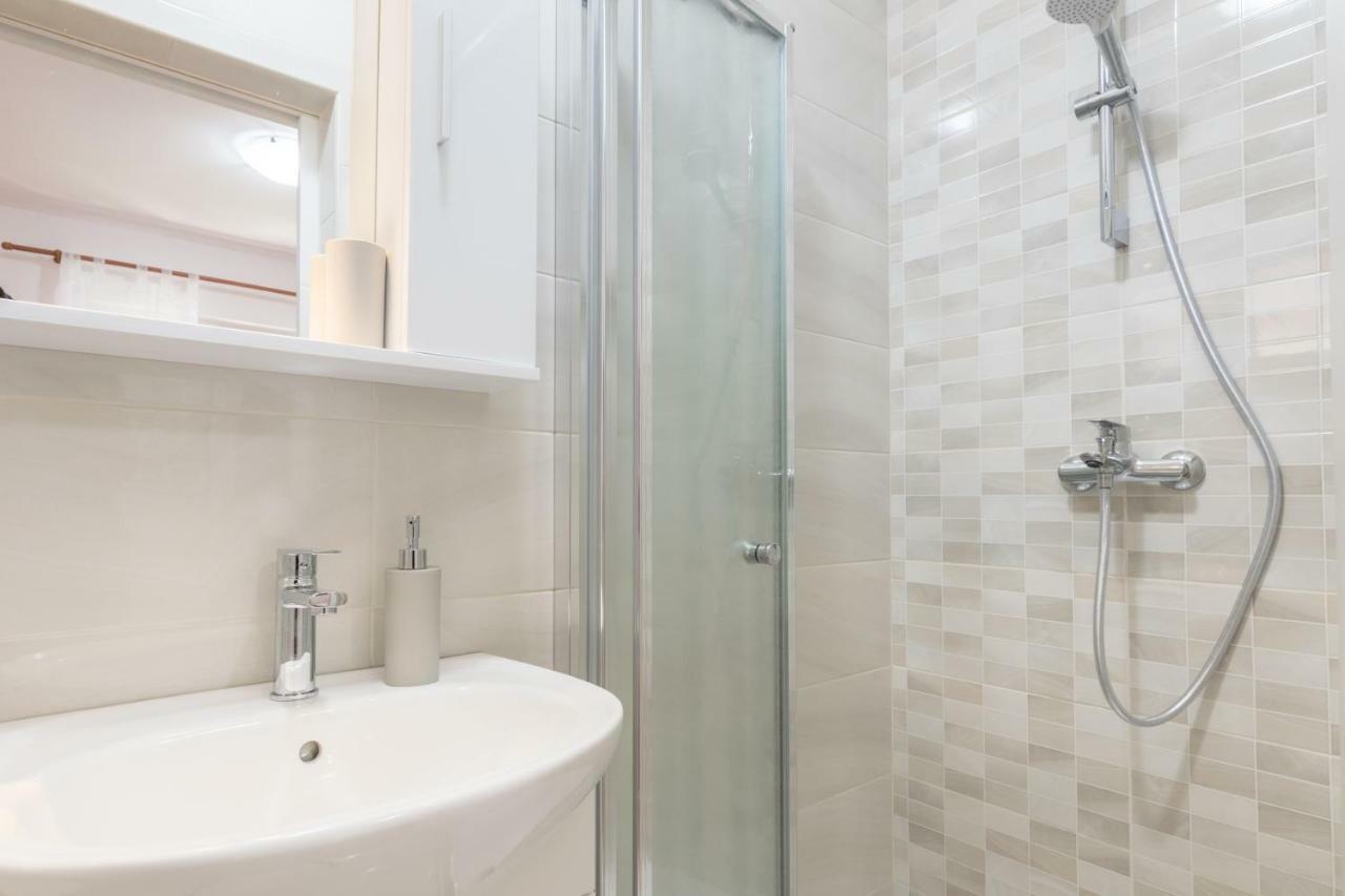 Apartment Holiday Makarska Exterior foto